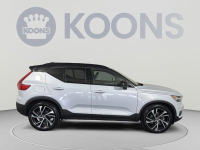 2020 Volvo XC40 R-Design