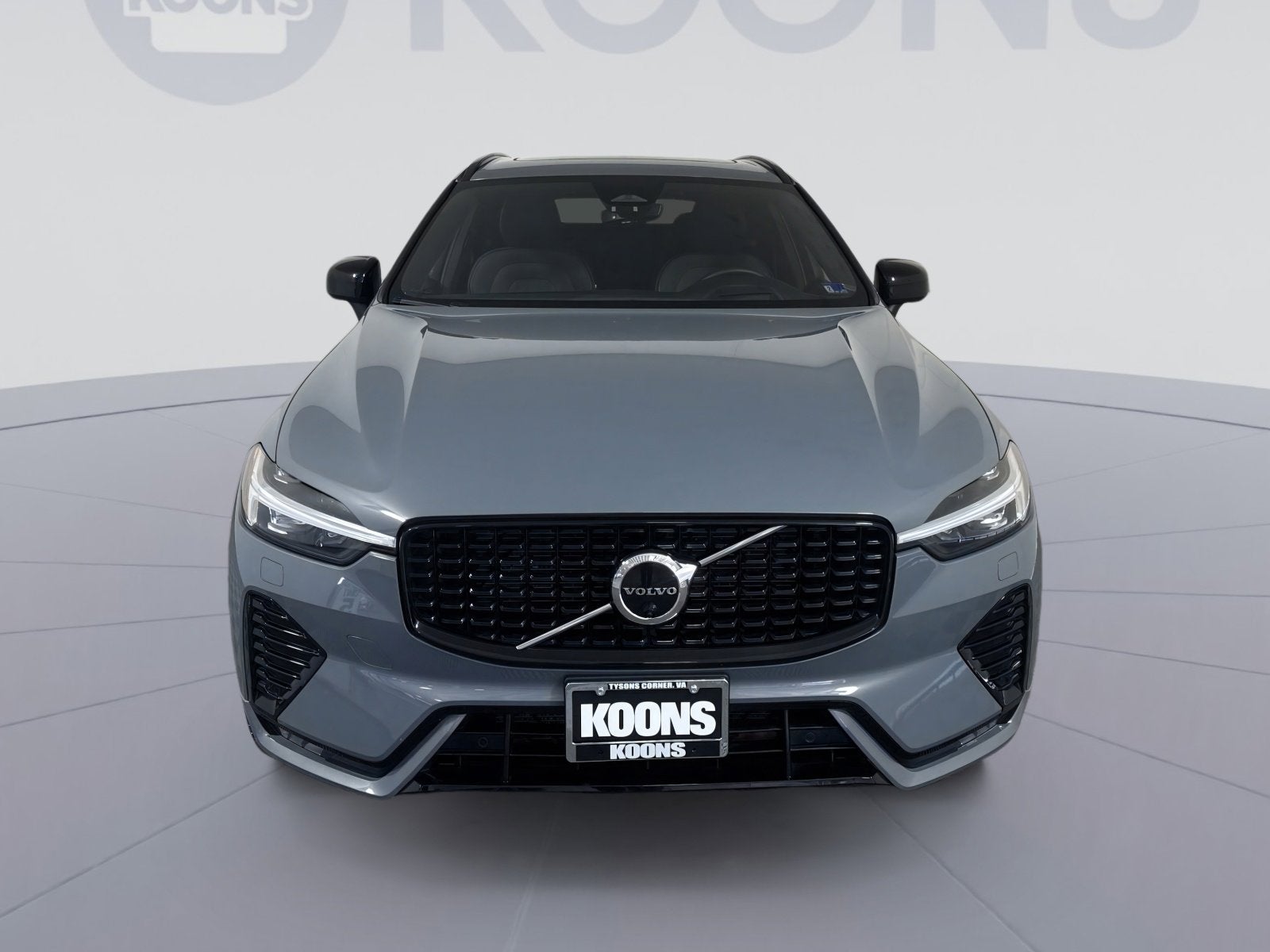 2023 Volvo XC60 B5 Ultimate Dark Theme