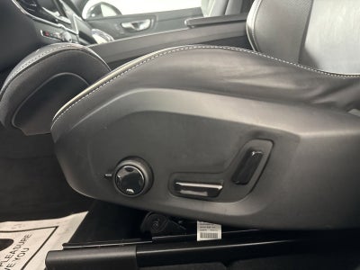 2023 Volvo XC60 B5 Ultimate Dark Theme