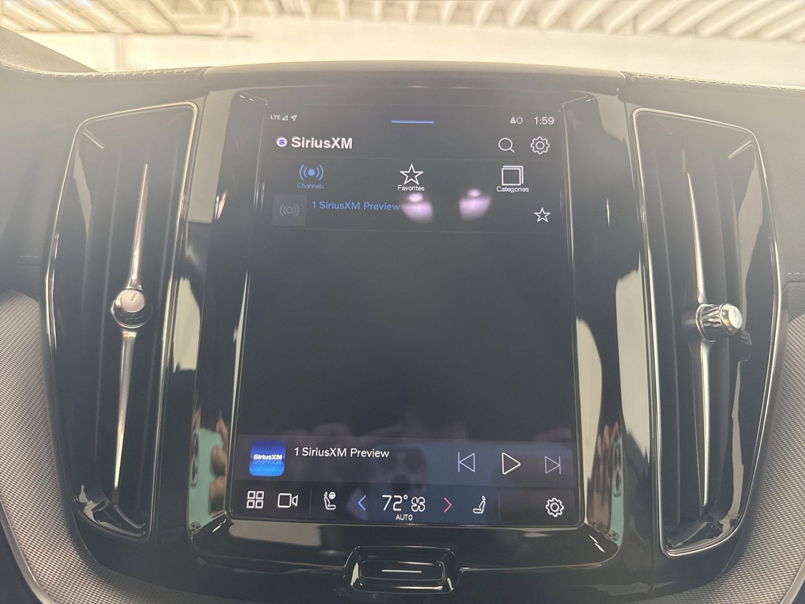 2023 Volvo XC60 B5 Ultimate Dark Theme