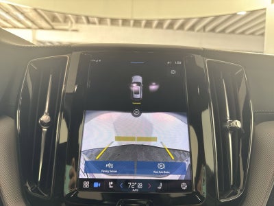 2023 Volvo XC60 B5 Ultimate Dark Theme