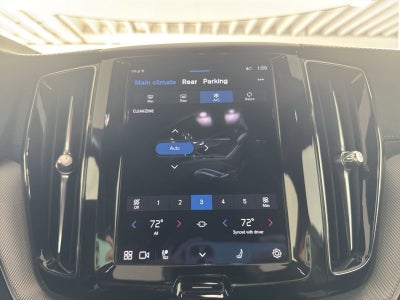 2023 Volvo XC60 B5 Ultimate Dark Theme