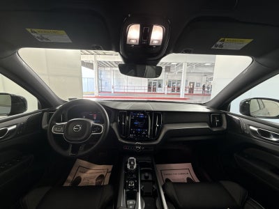 2023 Volvo XC60 B5 Ultimate Dark Theme