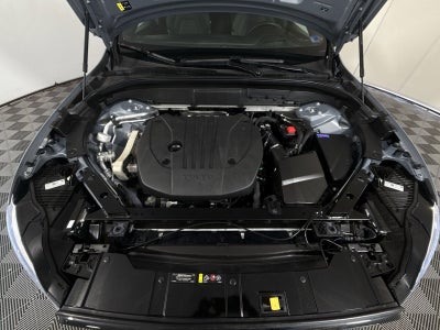 2023 Volvo XC60 B5 Ultimate Dark Theme