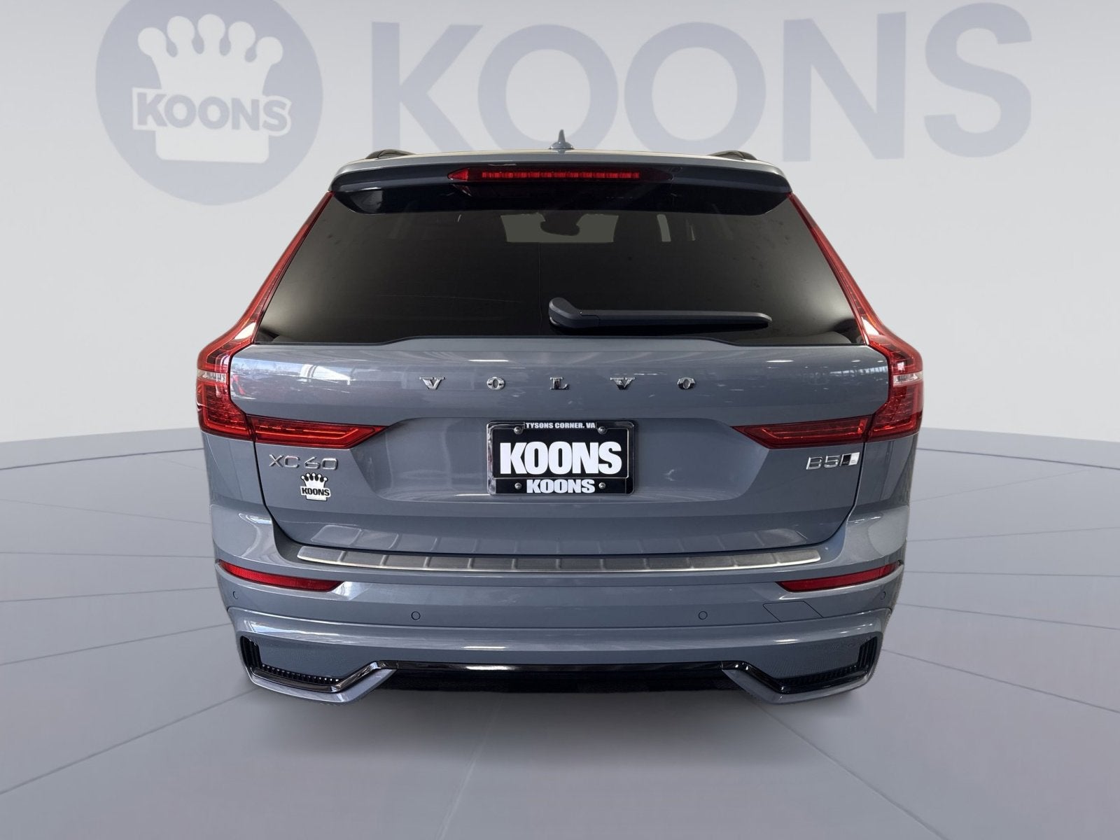 2023 Volvo XC60 B5 Ultimate Dark Theme